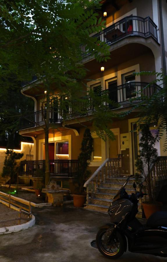 City Park Hostel 普里什蒂纳 外观 照片