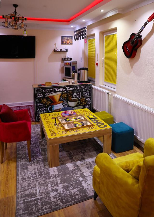 City Park Hostel 普里什蒂纳 外观 照片