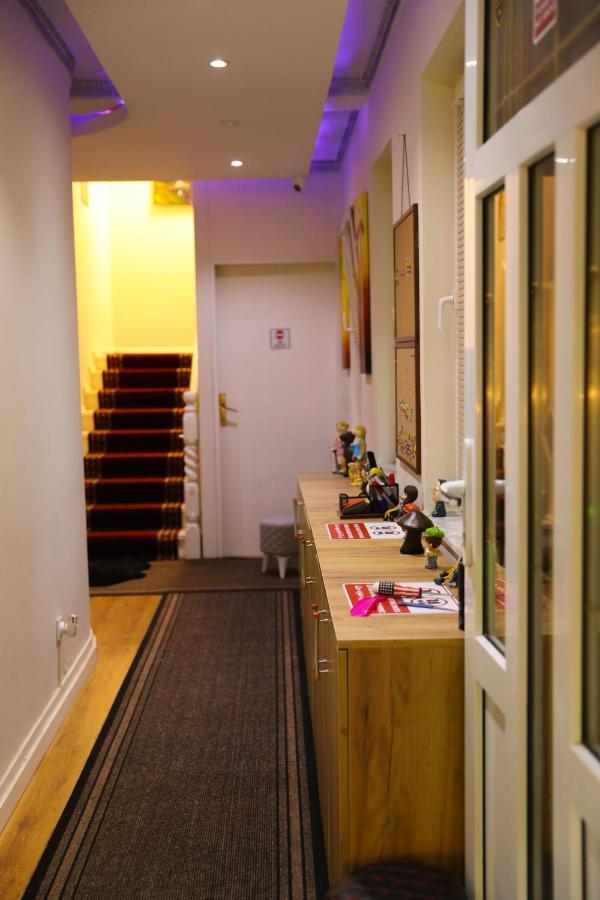 City Park Hostel 普里什蒂纳 外观 照片