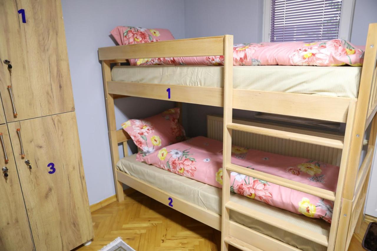 City Park Hostel 普里什蒂纳 外观 照片