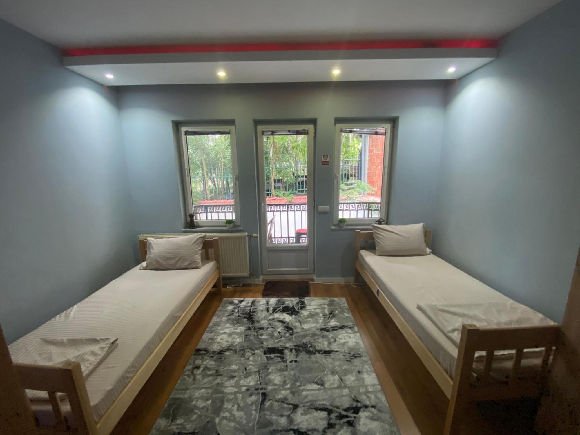 City Park Hostel 普里什蒂纳 外观 照片
